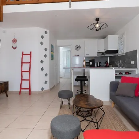 Face A La Superbe Terrasse Barbecue Le Pradet Apartment *