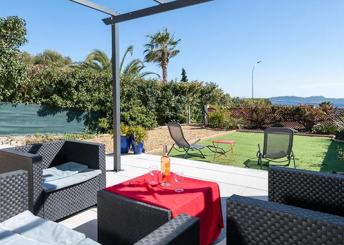 Face A La Superbe Terrasse Barbecue Le Pradet Lejlighed