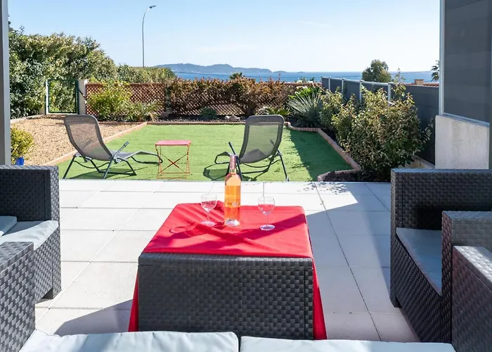Daire Face A La Superbe Terrasse Barbecue Le Pradet Carqueiranne